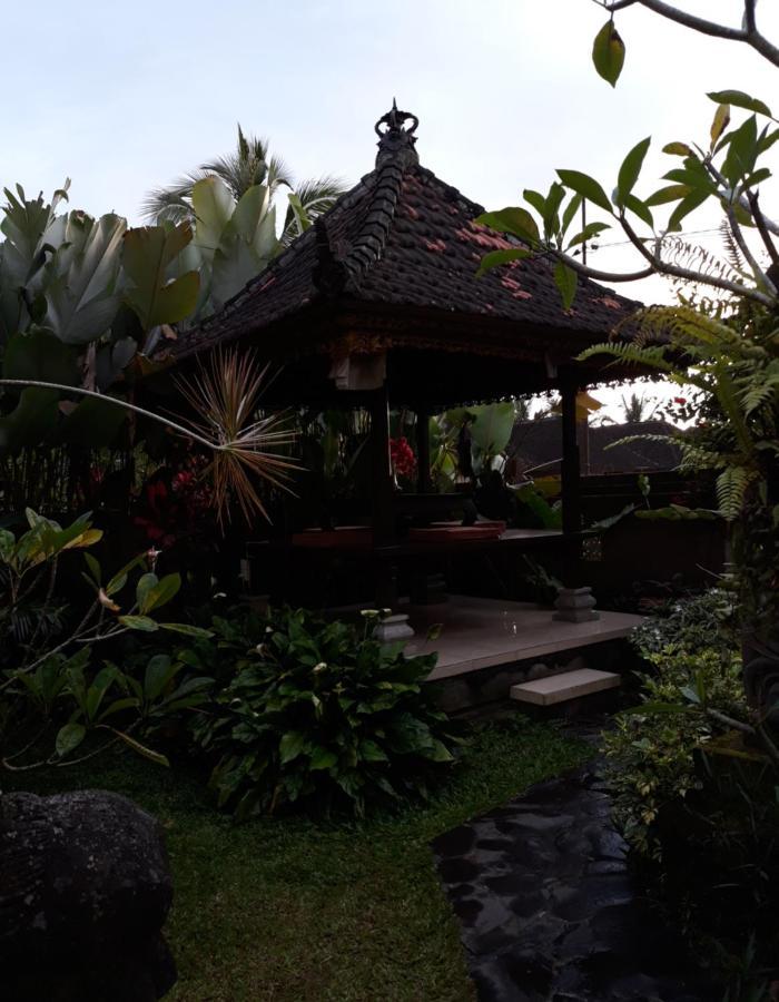 Villa Bungsil Gading ウブド エクステリア 写真